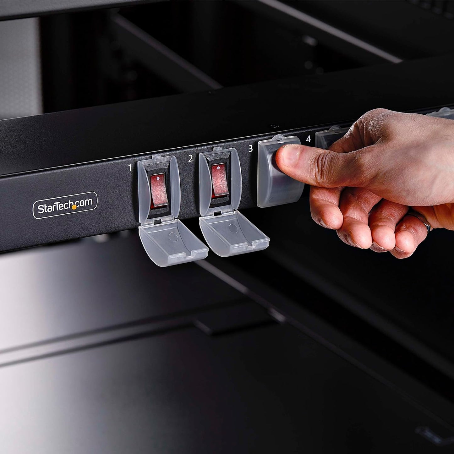 StarTech 8-Outlet Rack Mounted PDU