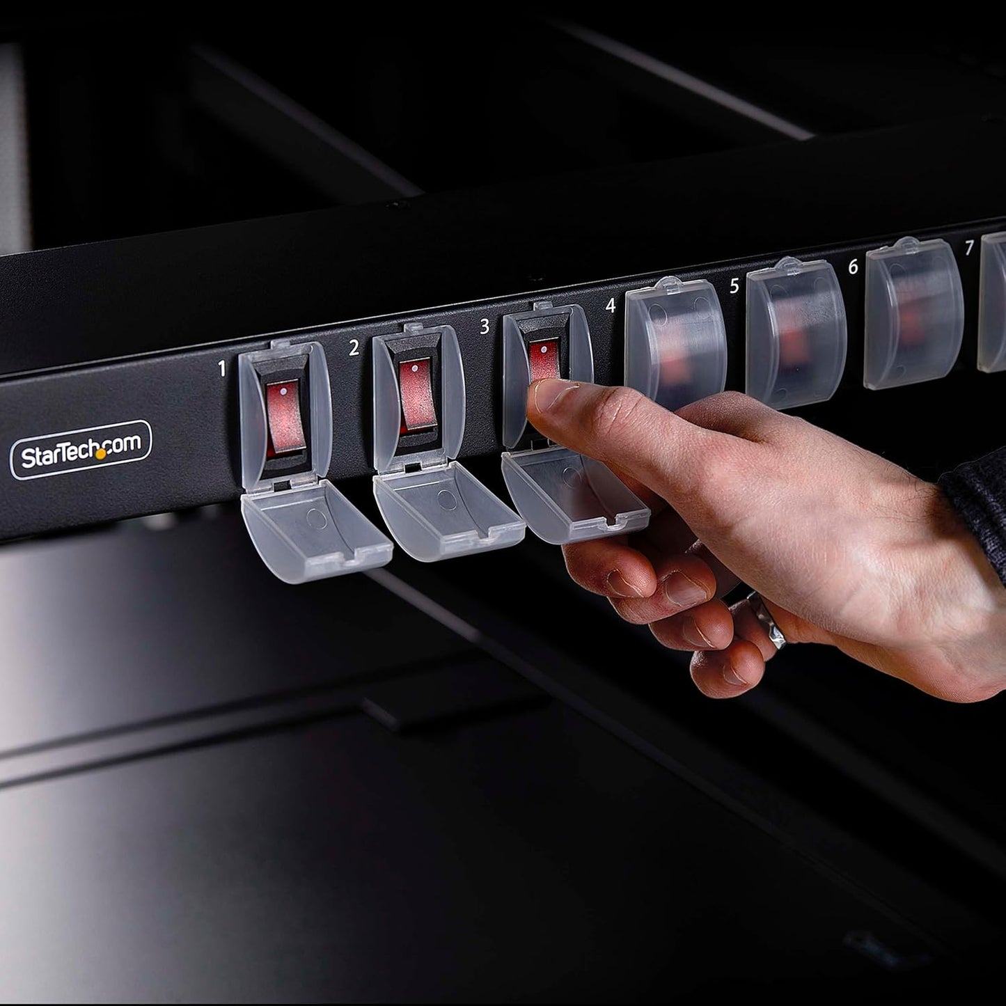 StarTech 8-Outlet Rack Mounted PDU